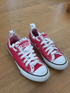 CONVERSE Red Low Top Sneakers Stars & Stripes